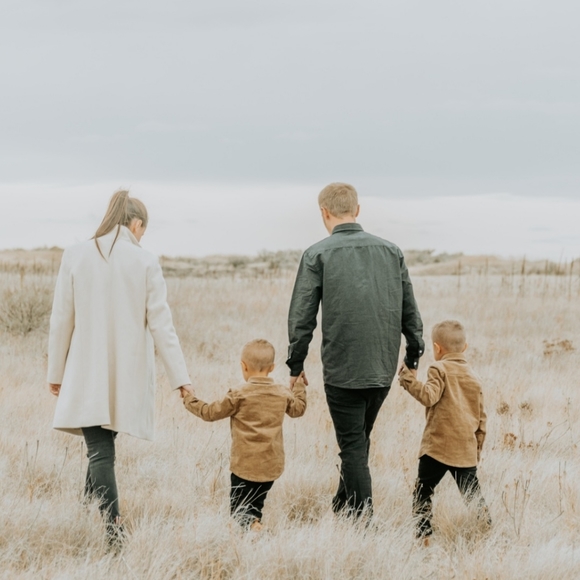 hi I'm Emily 👋 - Picture 1 of 1